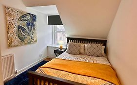 3-Bedroom Flat In The City Centre Next To The River Ness