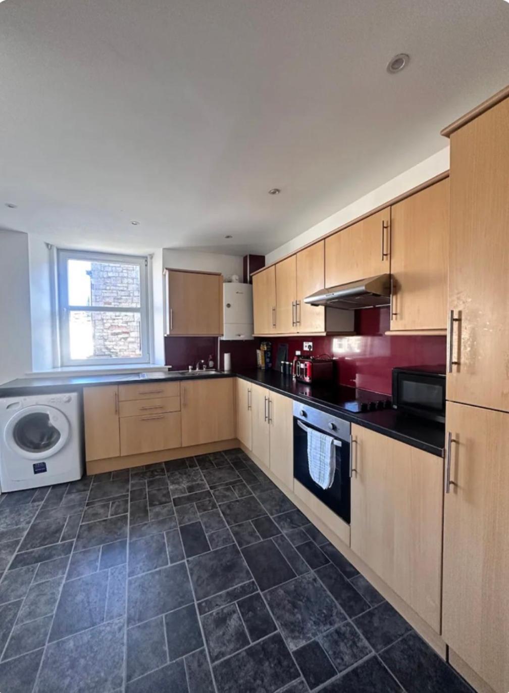 3-Bedroom Flat In The City Centre Next To The River Ness Inverness Exteriör bild