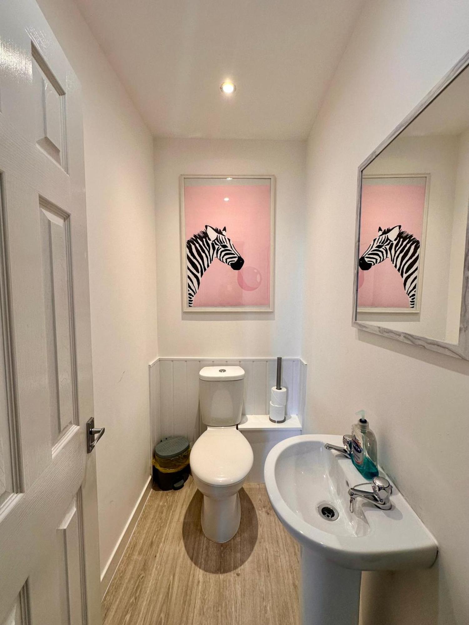 3-Bedroom Flat In The City Centre Next To The River Ness Inverness Exteriör bild